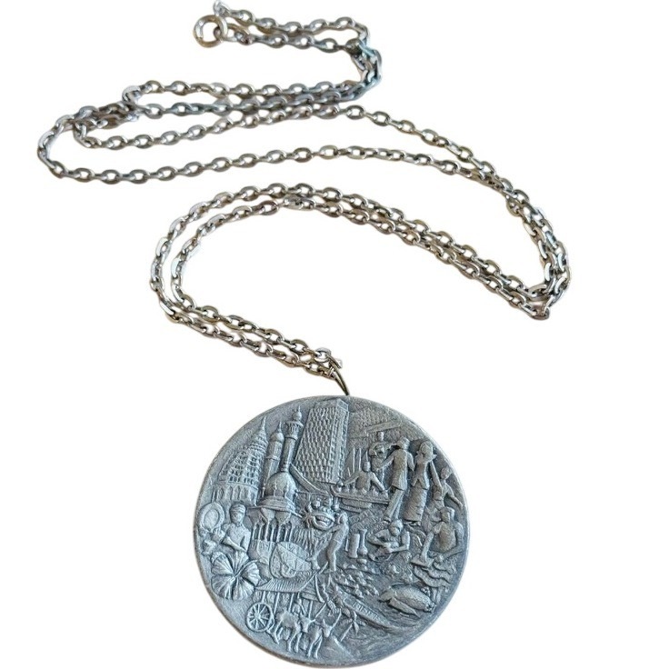 Vtg Royal Selangor Greetings From Malaysia Necklace Souvenir Pewter Retro Big